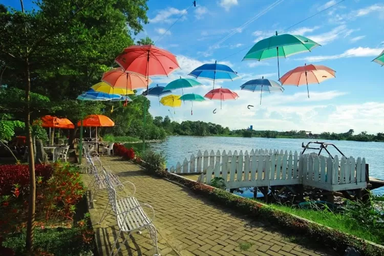 Taman Danau Sihombak