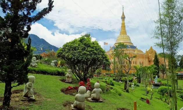 Taman di sekitar Pagoda Lumbini